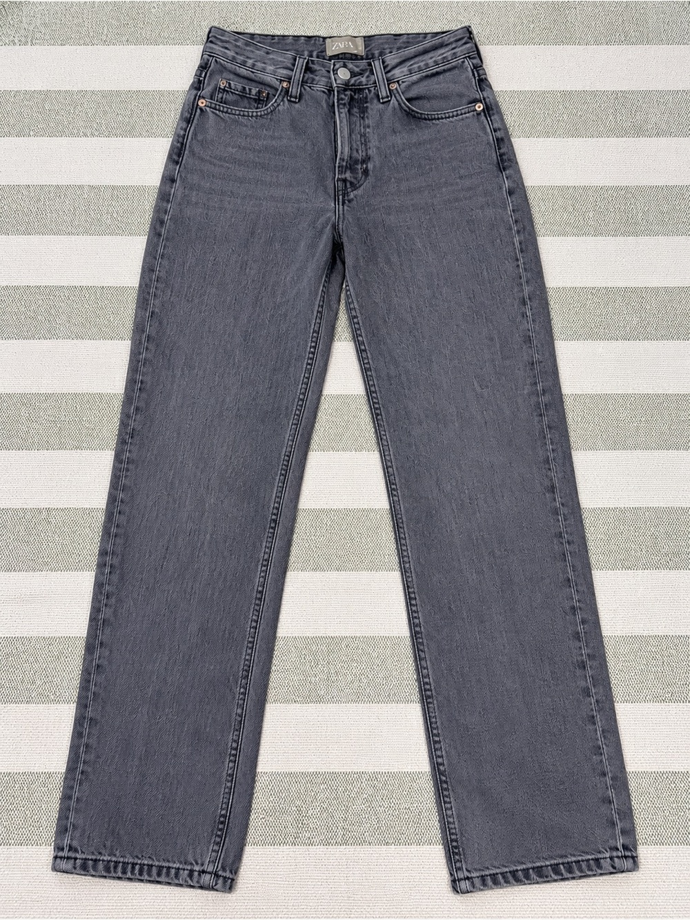 Everlane The ’90s Cheeky Jean Gray Organic Cotton High Rise Straight Leg 25